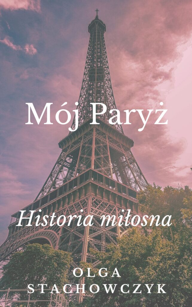 Wieża Eiffla na tle różowego nieba